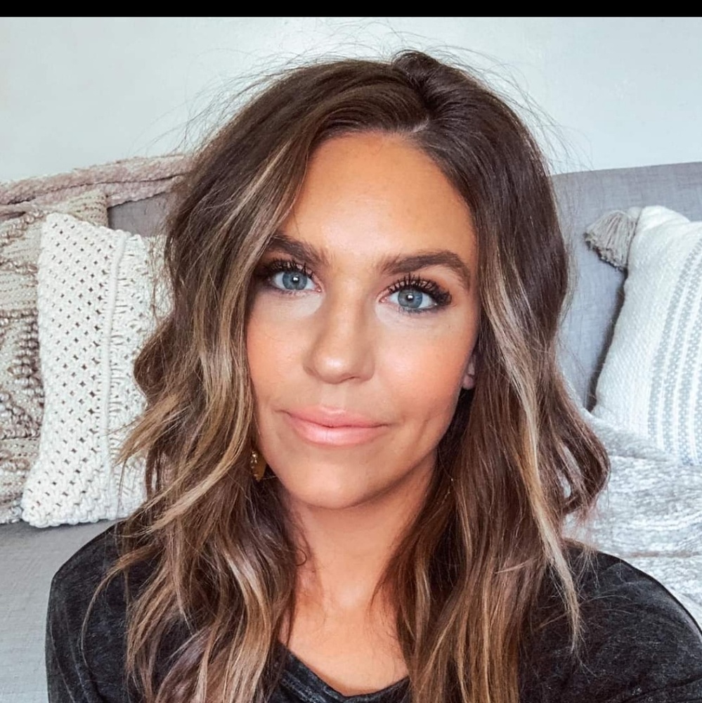 Meet your Posher, Brooke